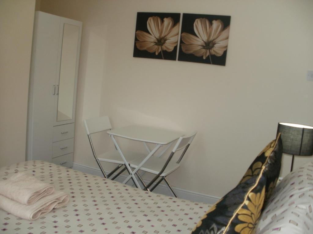 London Heathrow Guesthouse ฮิลลิงดัน ห้อง รูปภาพ