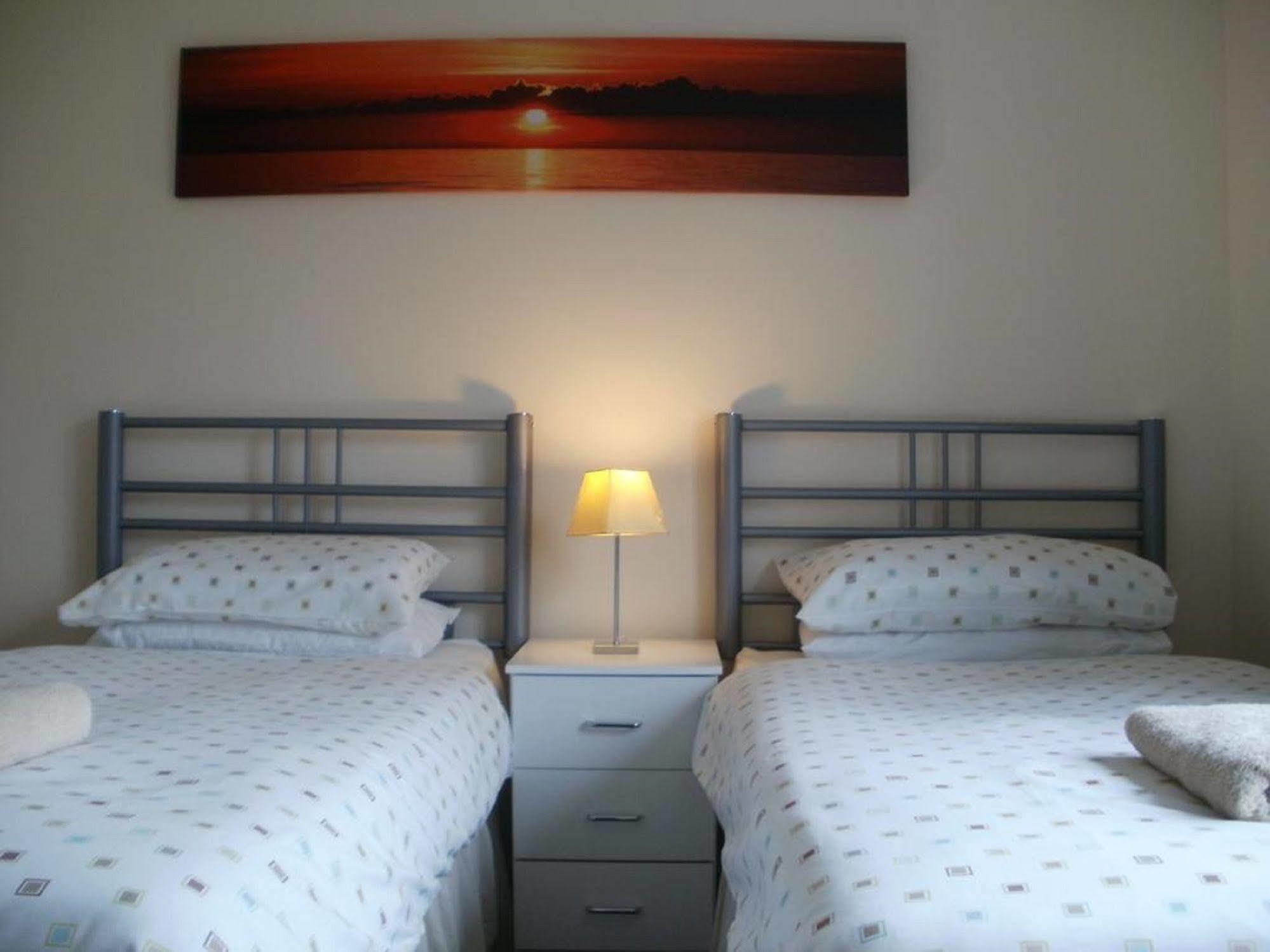 London Heathrow Guesthouse ฮิลลิงดัน ภายนอก รูปภาพ